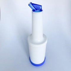Пляшка з гейзером з синьою кришкою 1л